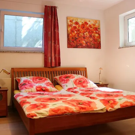 Grosszugige Souterrainzimmer Apartment